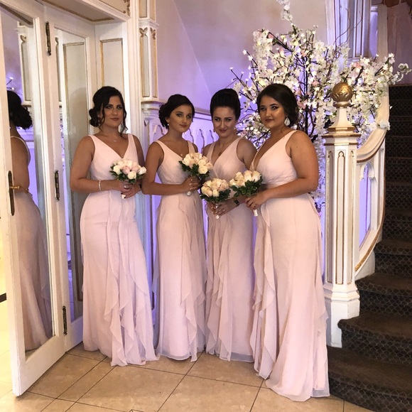 🌸Vera Wang Gown🌸 - Picture 4 of 4